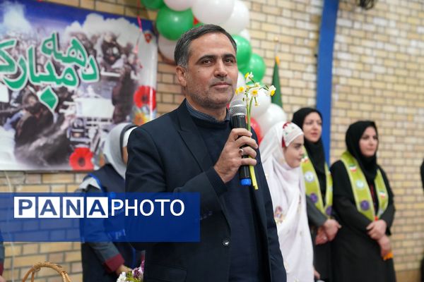 مانور یاوران انقلاب در دبستان دخترانه حاج حسن اصلانی ۲