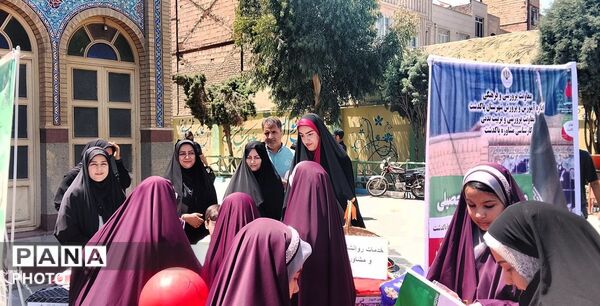 گامی مؤثر برای آینده تحصیلی دانش‌آموزان؛ میز خدمت مشاوران پاکدشتی 