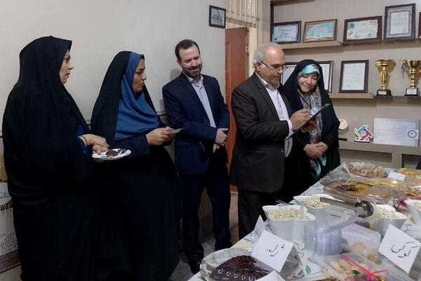 جشنواره غذا با هدف کمک به مردم فلسطین و لبنان در دبیرستان شهید بهشتی ناحیه 2 شهرری 
