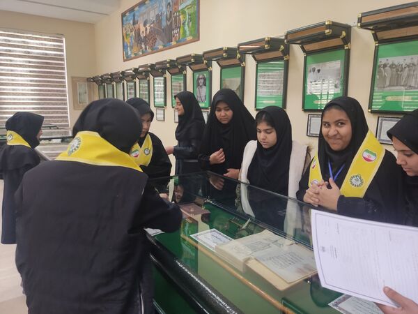 هفته کتاب خوانی در آرامگاه شهید مدرس