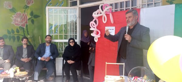 تقدیر از دانش‌آموزان برتر قرآنی در دبستان حضرت رقیه (س)