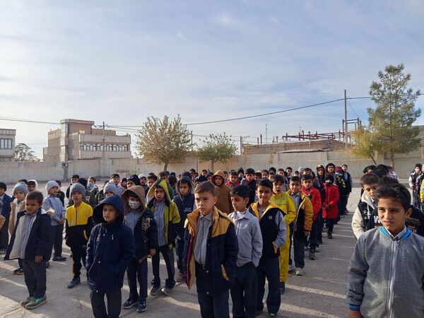 مراسم صبحگاهی در مدرسه پسرانه برادران ابراهیمی نیا