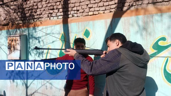 برگزاری مسابقات تیراندازی در دبیرستان شاهد ابوذر غفاری 