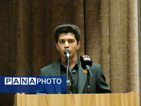 دیدار حجت‌الاسلام قمی با جمعی از دانش‌آموزان و نوجوانان استان یزد