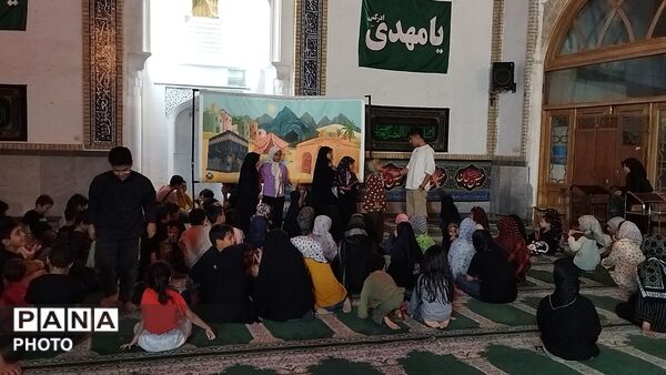 غرفه دهه نودی های مسجد جامع در شب صد و چهل و چهارم 