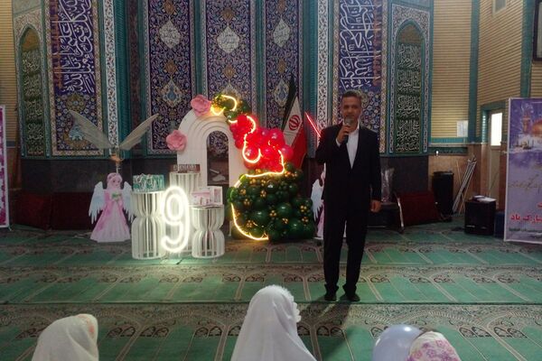 دختران مدرسه هدی 1 در خلعت زیبای عبادت