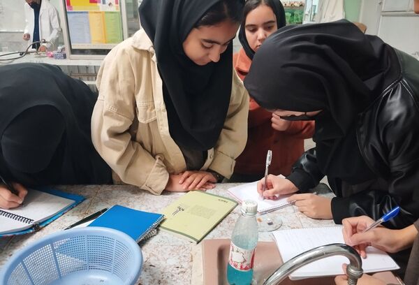 بازدید دانش آموزان کاشمری از پژوهش سرا
