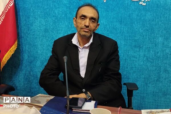 آئین تجلیل از فعالان حوزه پرورشی مدارس متوسطه بهارستان دو