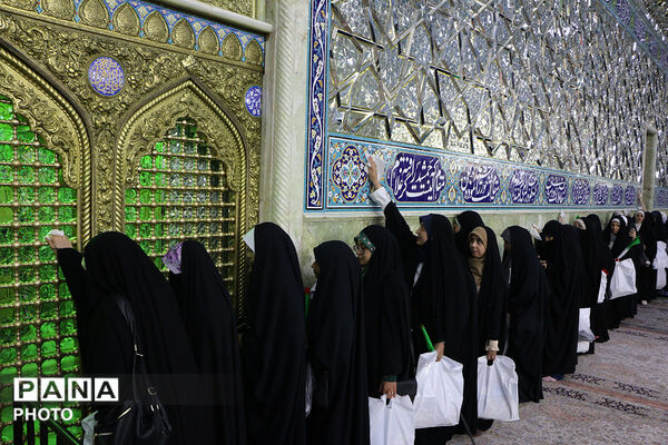 جشن ازدواج طلبگی ۲۰۰ زوج در حرم حضرت معصومه(س)