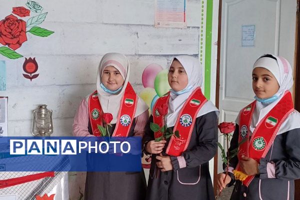 طرح "لاله‌های روشن"  در دبستان نجمه فیروزکوه 