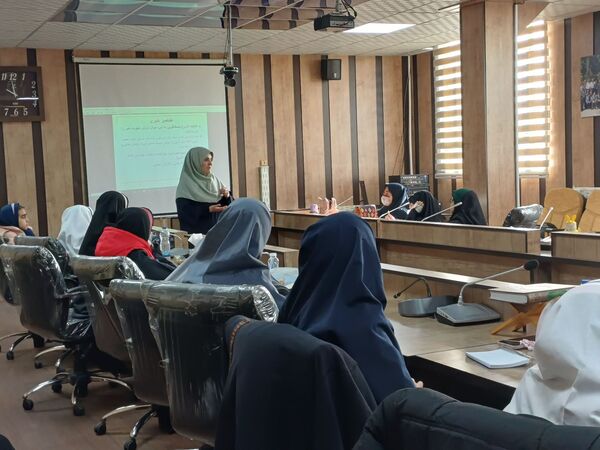 اولین جلسه کارگاه توانمندسازی دانش‌آموزان خبرنگار پانا دختر ناحیه 2 کرج و شهرستان فردیس
