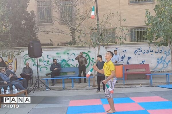 گرامیداشت هفته تربیت بدنی و افتتاح زمین چمن مصنوعی دبیرستان البرز