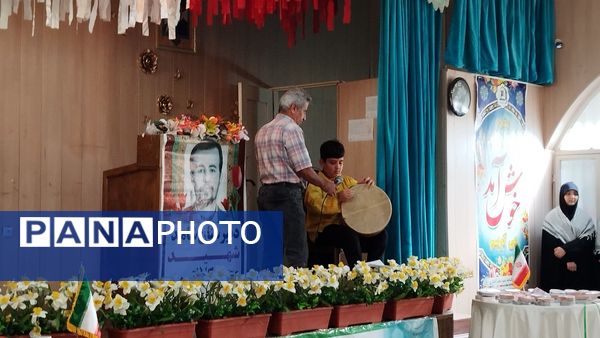 نواختن زنگ ایثار و مقاومت در دبیرستان شاهد شهید کلانتری ناحیه یک کرج 