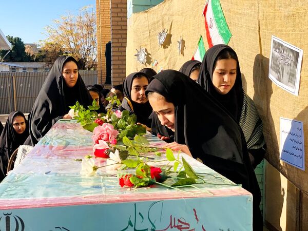 مراسم استقبال از شهید گمنام در شهرستان مه‌ولات
