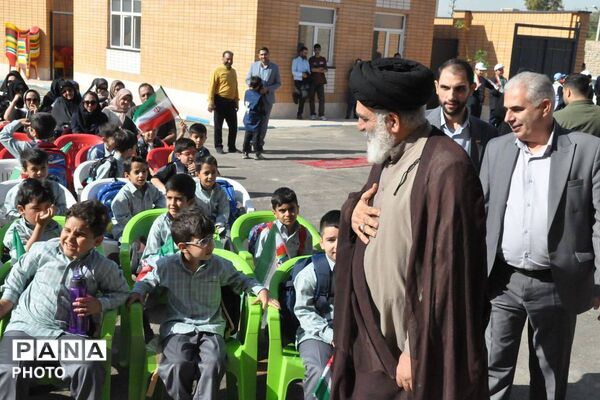  استقبال ورامین از شکوفه‌های دانش‌آموزی 