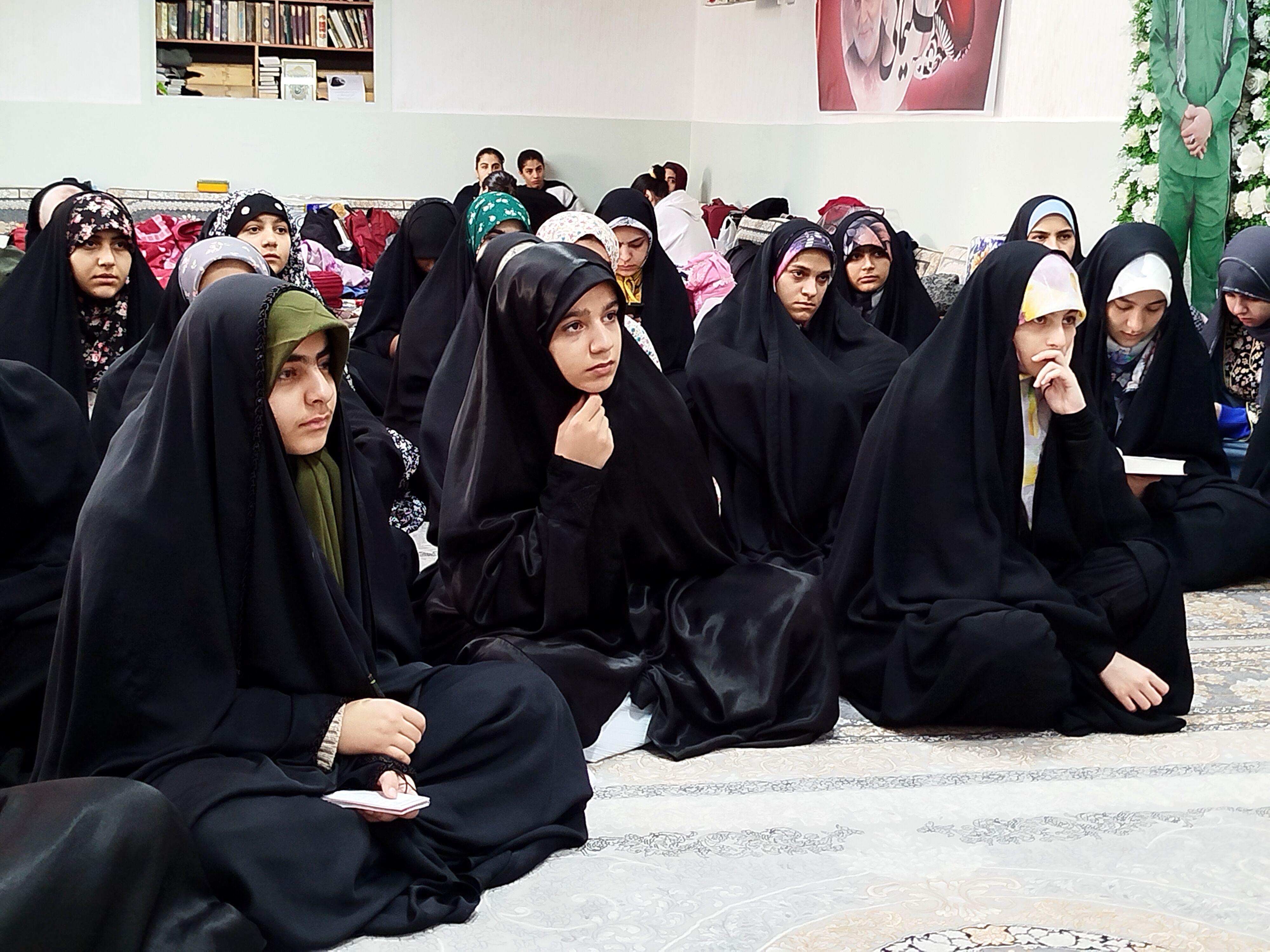 حضور پرشور نوجوانان در اعتکاف دانش‌آموزی مسجد امام سجاد(ع)