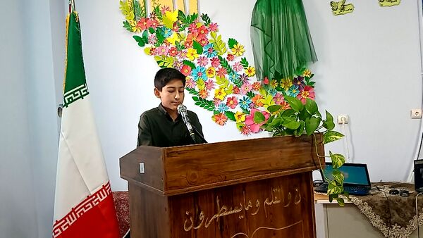 طنین انداز شدن زنگ نماز در دبستان لطیفه 