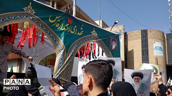 وداع با شهدای مدافع اقتدار وطن در شیراز