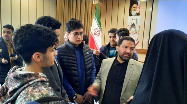 اولین نشست روسای تشکل‌های دانش‌آموزی مدارس سمپاد استان در دبیرستان فرزانگان ۲دوره دوم ناحیه۷ مشهد 