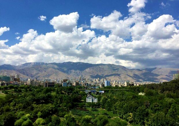 آسمان «صاف تا قسمتی ابری» تهران