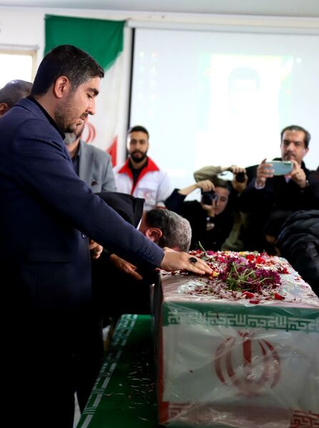میزبانی هنرجویان هنرستان دکتر حسابی شهر محلات از پیکر شهید گمنام دفاع مقدس 