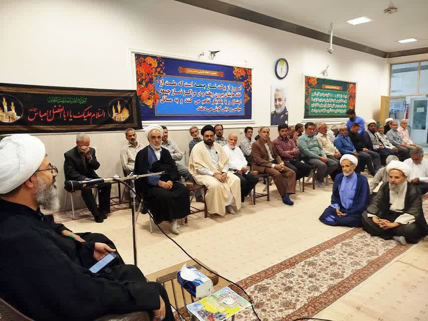 برای آباد کردن مساجد همه باید تلاش کنیم