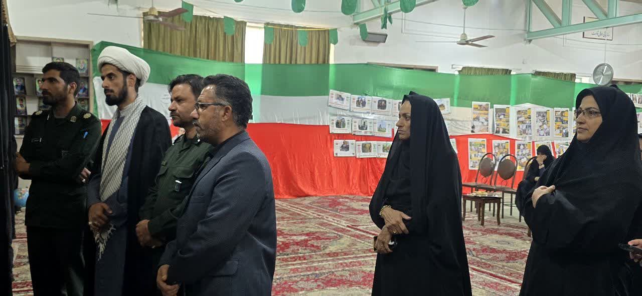 برگزاری نمایشگاه استکبارستیزی در دبیرستان نمونه حضرت معصومه(س) بافق