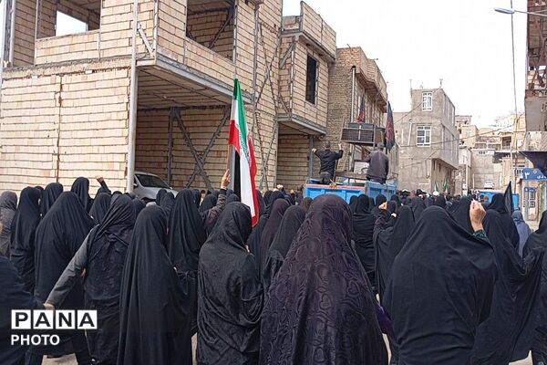 حضورخودجوش مردم سادات شهر بار به مناسبت شهادت حضرت آیت الله خامنه ای 