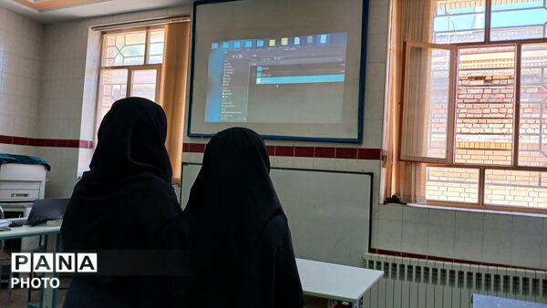 رقابت دانش‌آموزان بن در جشنواره خوارزمی