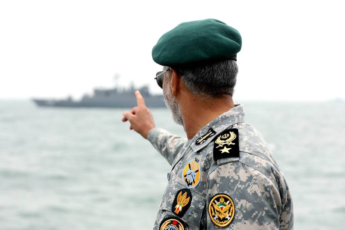 دریادار سیاری: آماده‌تر از قبل هستیم؛ نیروهای مسلح کاملا بر تنگه هرمز مسلط هستند