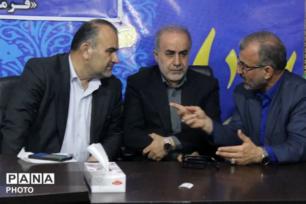 میز ارتباطات مردمی با حضور مدیرکل آموزش و پرورش مازندران 