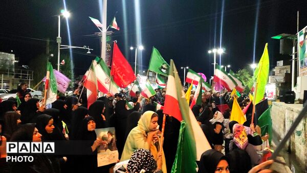 معمولان در شب چهل و چهارم، چراغ انقلاب را روشن کردند