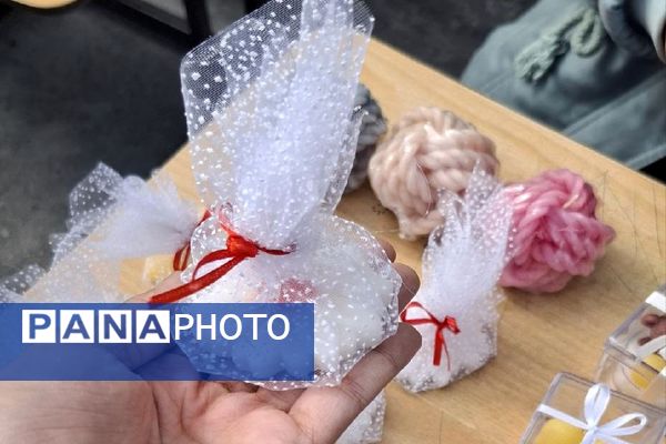 برگزاری بازارچه اقتصادی در دبیرستان شاهد تکتم