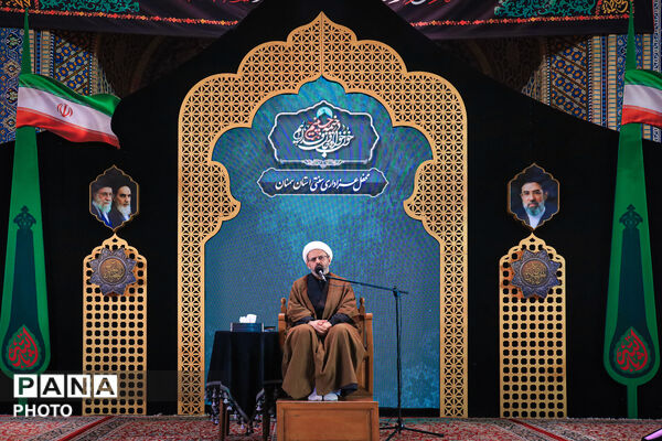 عزاداری سنتی شب هشتم محرم در «حسینیه حرم»