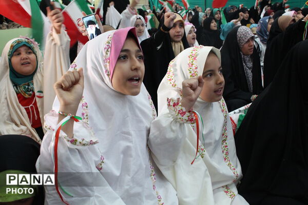 همدان میزبان «بزرگترین نماز جمعه دخترانه»