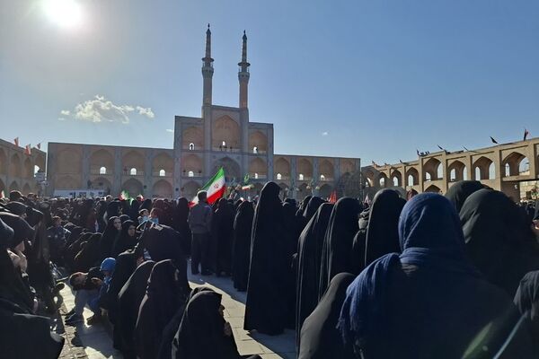 یزد، عزادار در سوگ پدر