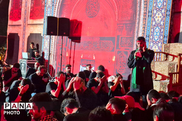 سیاه‌پوش شدن معابر و خیابان‌های آباده در ماه محرم