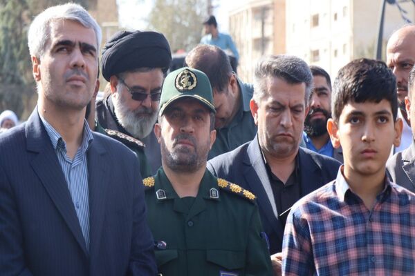 حضور پرشور دانش‌آموزان پاکدشتی در راهپیمایی روز ۱۳ آبان