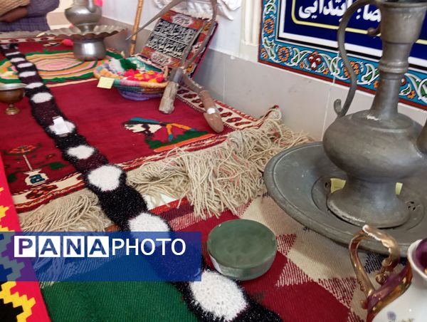 نمایشگاه صنایع دستی و جشنواره غذاهای سنتی به‌مناسبت دهه فجر 