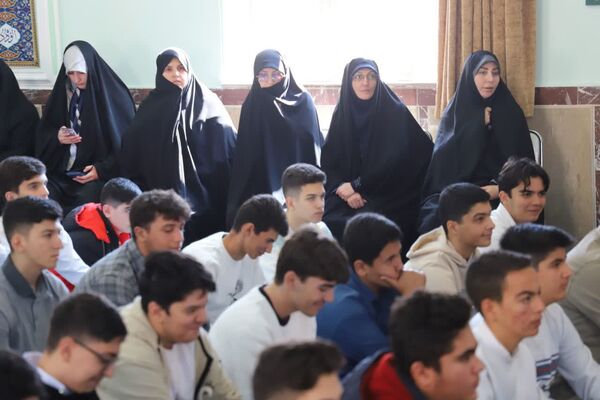 آیین نواخته شدن زنگ نماز در مدارس آذربایجان شرقی با حضور معاون آموزش متوسطه وزارت آموزش و پرورش