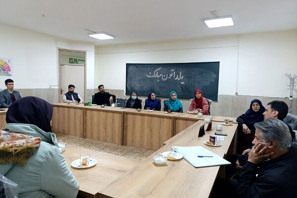  جلسه شورای معلمان دبستان شهید رجایی با محوریت طرح «رهیافت»