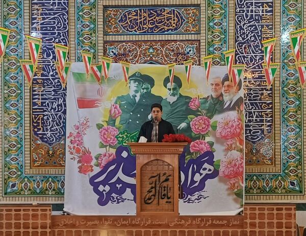 برگزاری آیین گلباران تمثال امام خمینی (ره) در تربت جام 