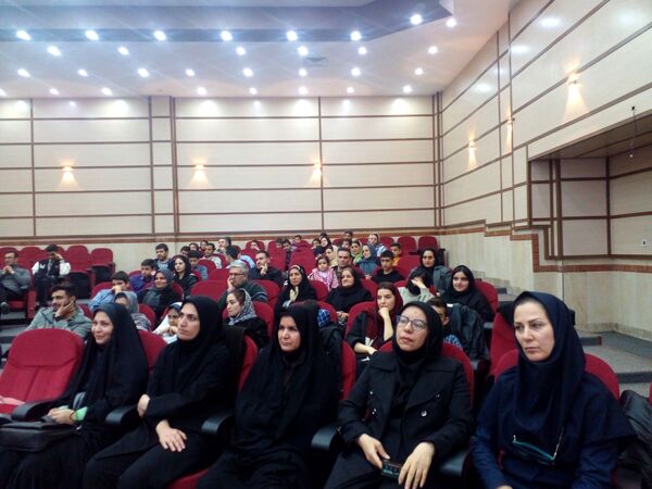 آیین تجلیل از دانش‌آموزان برتراستانی و کشوری در پژوهش سرای دکتر حسابی شهرستان قدس 