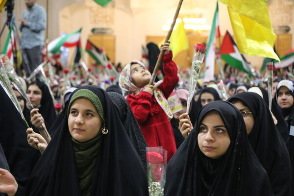 اجتماع عظیم دختران دانشجوی کشور در حرم حضرت معصومه(س)