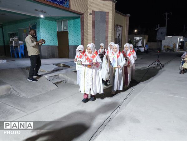 تجلیل معلمان منطقه سندرک در آیین بزرگداشت روز معلم
