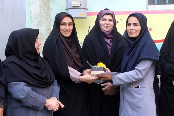بانگ سپاس معلم در مدارس گلوگاه 