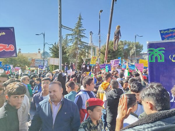 مردم کاشمر با گام‌های استوار در مسیر آرمان‌های انقلاب گام برداشتند 