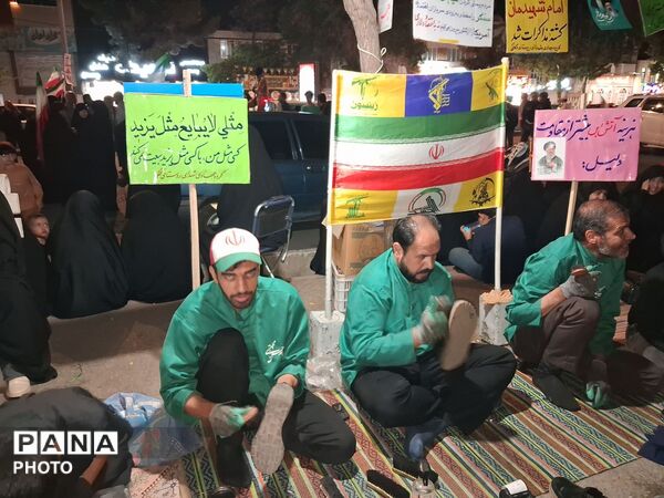 موکبی برای واکس زدن کفش های دلدادگان‌ خاک وطن 