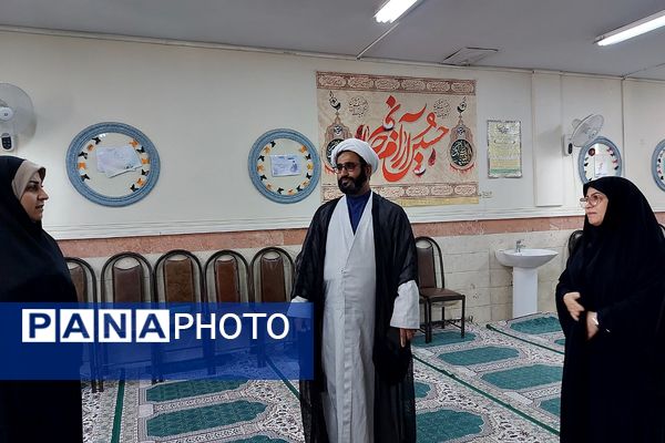 بازدید سرپرست معاونت پرورشی اداره آموزش و پرورش کهریزک از دبیرستان زنده‌یاد الهام شریعت