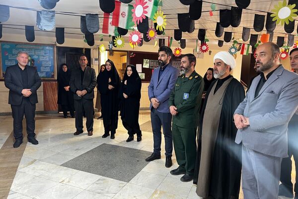 افتتاح یادمان شهدای دانش آموزی در مدرسه تسنیم پردیس